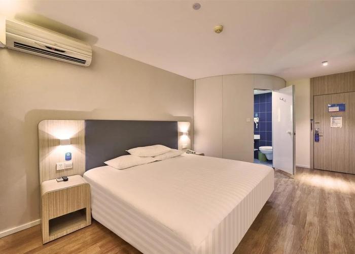 Hanting Hotel Xuyi International Trade Shopping Plaza