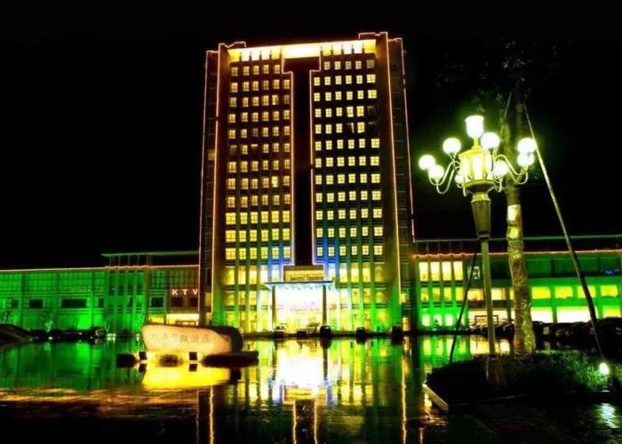 Elegance Hotel
