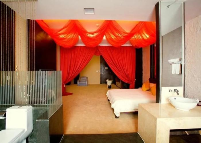 Elegance Hotel