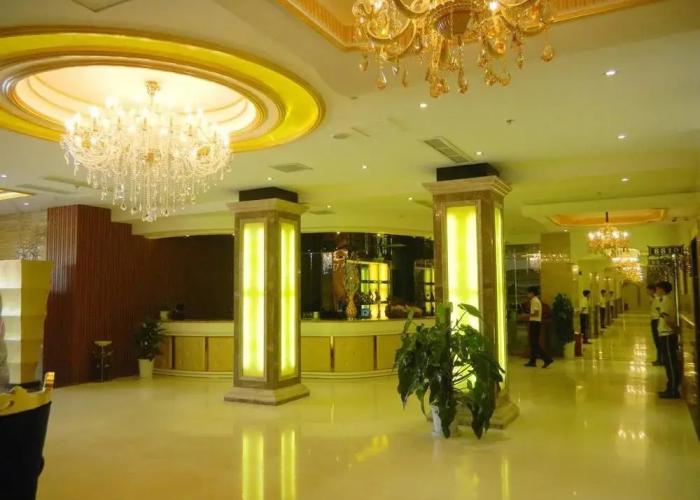 Elegance Hotel