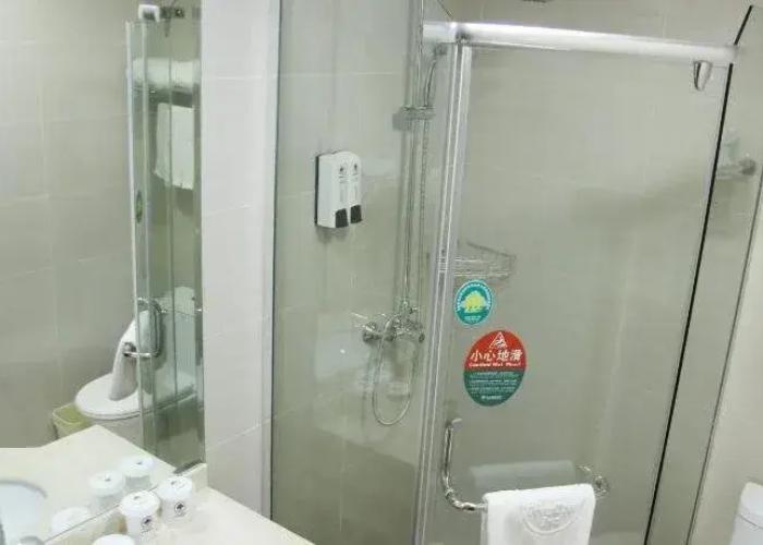 GreenTree Inn Jiangsu Suqian Sihong RenminS)Road Walking Street Express Hotel