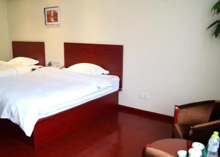GreenTree Inn Jiangsu Suqian Sihong RenminS)Road Walking Street Express Hotel