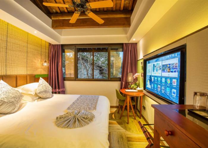 Yurong West Lake Cottage Resort Hotel