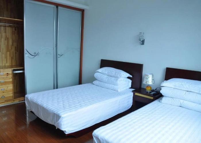 Tonglu Longyinju Hostel