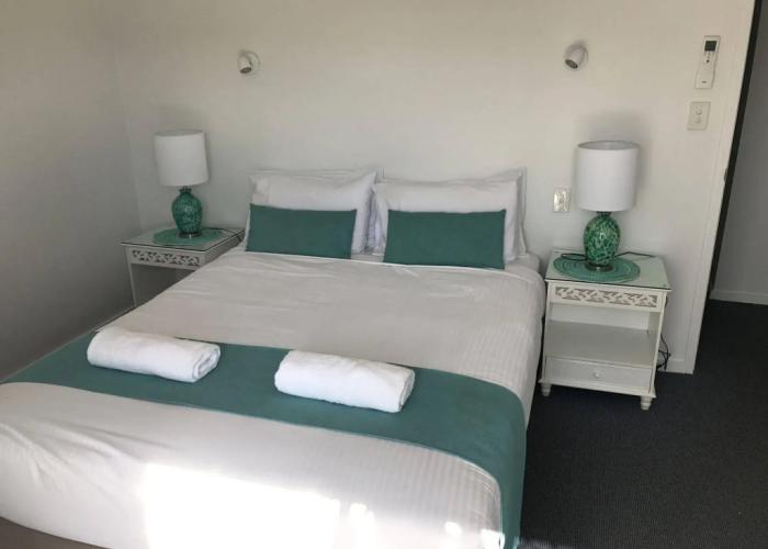 Glen Eden Beach Resort