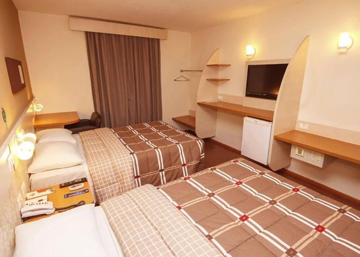 Hotel 10 Palmas