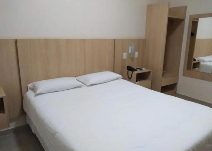 Victoria Plaza Hotel