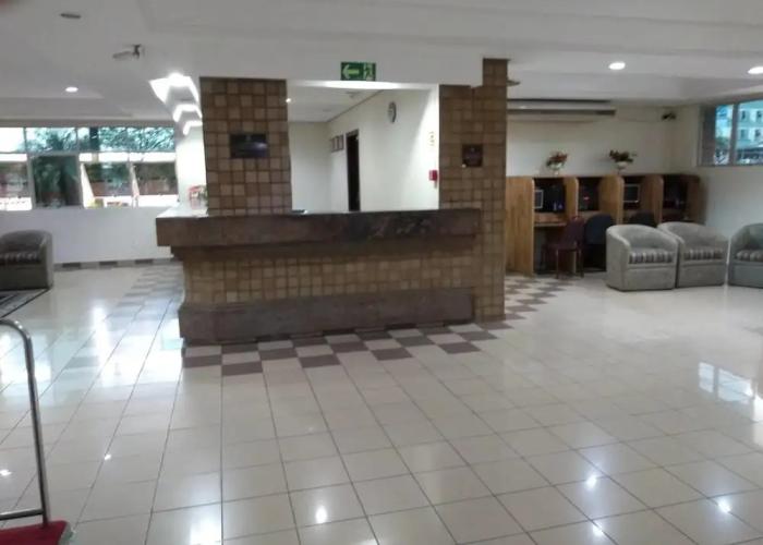 Victoria Plaza Hotel