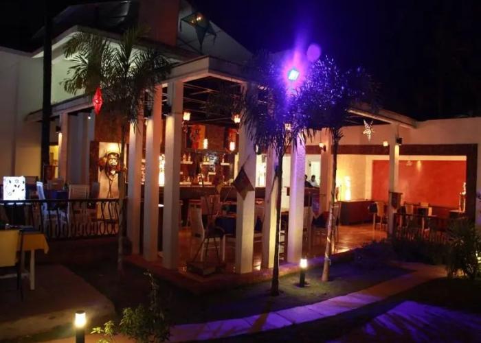 Paparazzi Resort