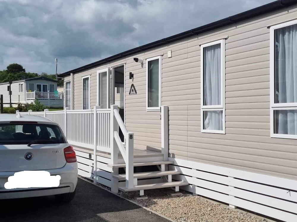 Luxury 2-bed Holiday Lodge Near Bude & Widemouth