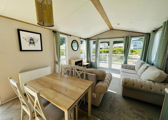 Luxury 2-bed Holiday Lodge Near Bude & Widemouth