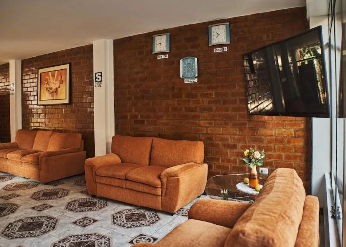 Bris Hotel