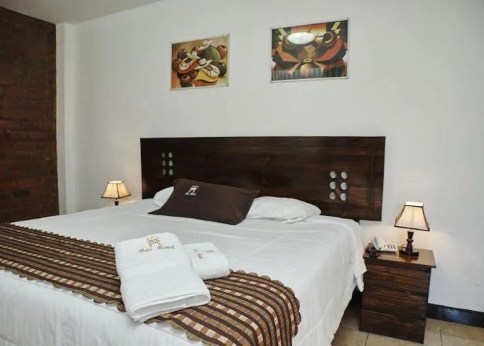 Bris Hotel