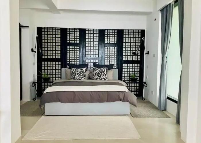 Stunning luxe 220sm villa by the sea entirely private with own pool