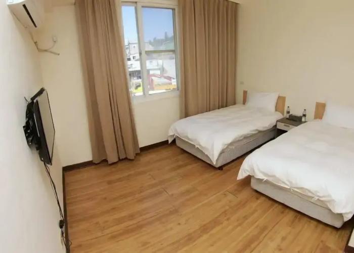 Old Harbour Hostel