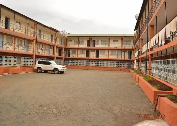 Racecourse Inn Hotel