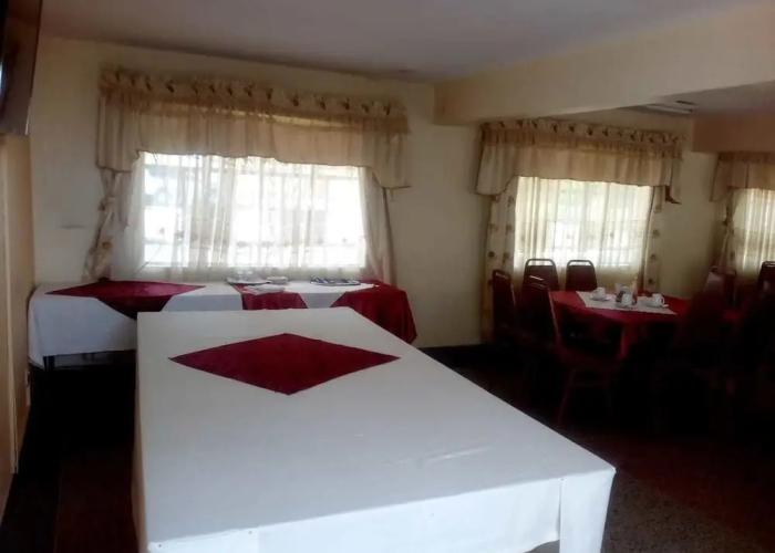 Racecourse Inn Hotel