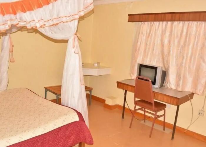 Racecourse Inn Hotel