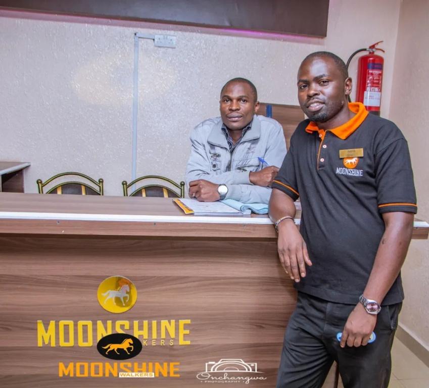 фото Moonshine Walkers