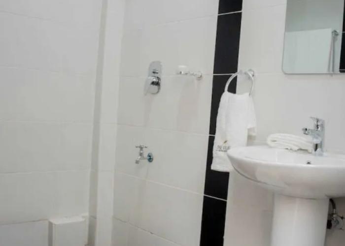 Kolel Hotel and Suites