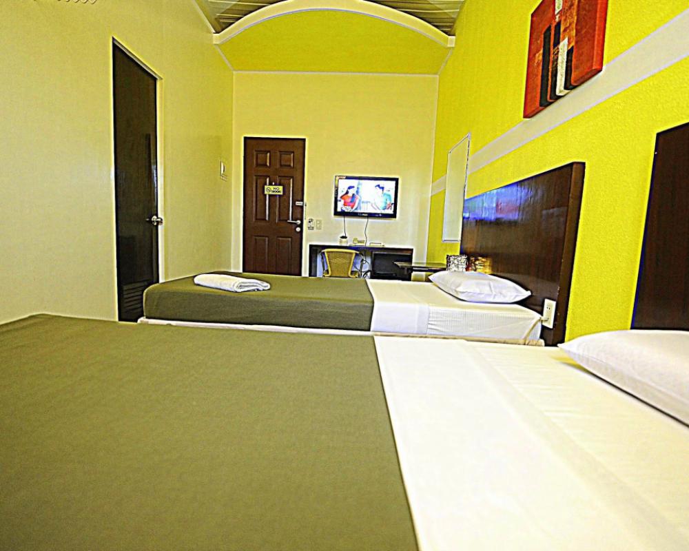 фото First Pacific Inn
