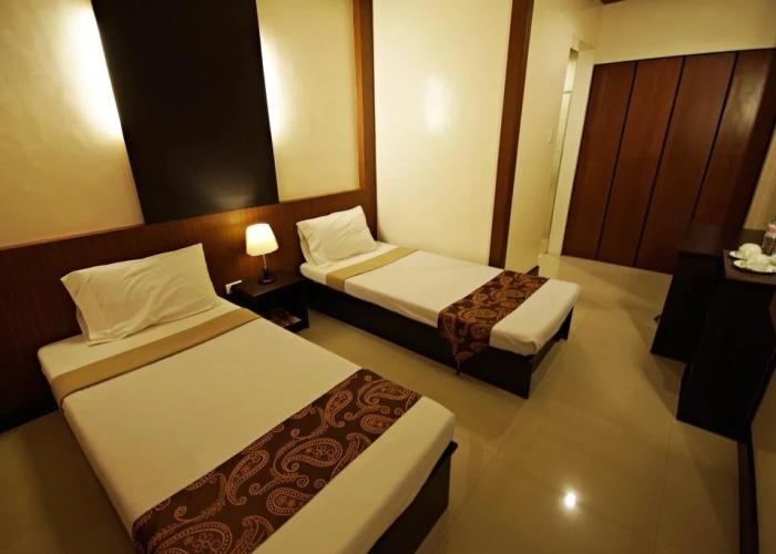 Pacific Palm Suites