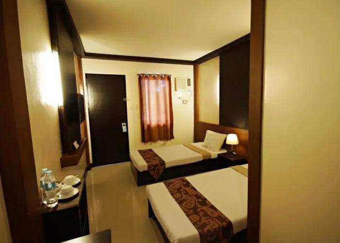 Pacific Palm Suites