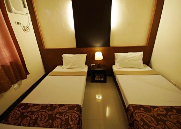 Pacific Palm Suites