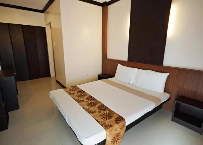 Pacific Palm Suites