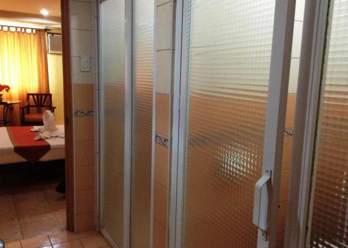Crown Regency Residences Davao Hotel