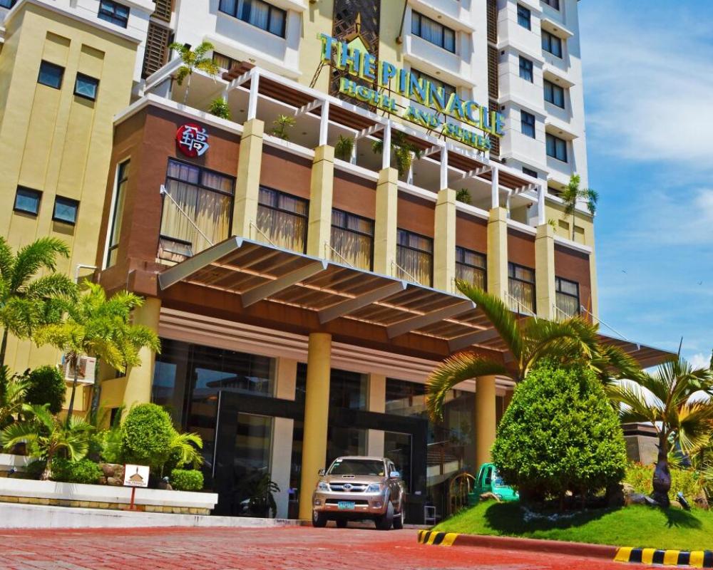 The Pinnacle Hotel and Suites