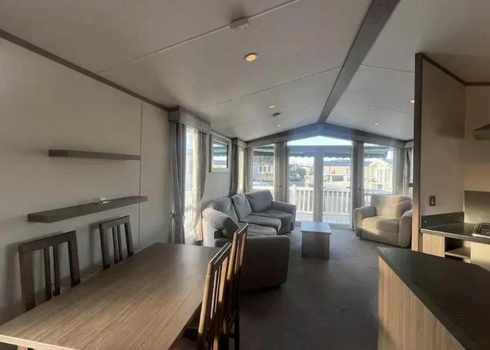 Modern Platinum Standard 2 Bedroom With Decking