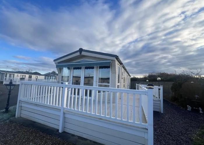 Modern Platinum Standard 2 Bedroom With Decking
