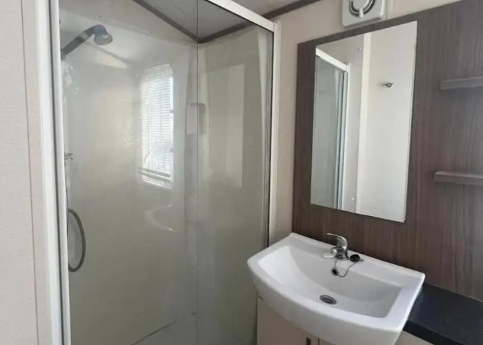 Modern Platinum Standard 2 Bedroom With Decking