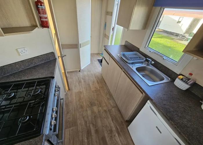 2 Bed Caravan Leanne Centeal Heated