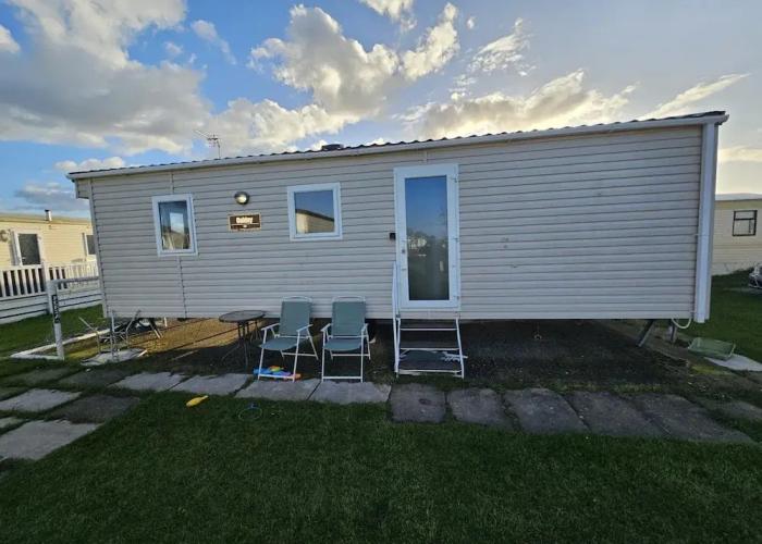 2 Bed Caravan Leanne Centeal Heated