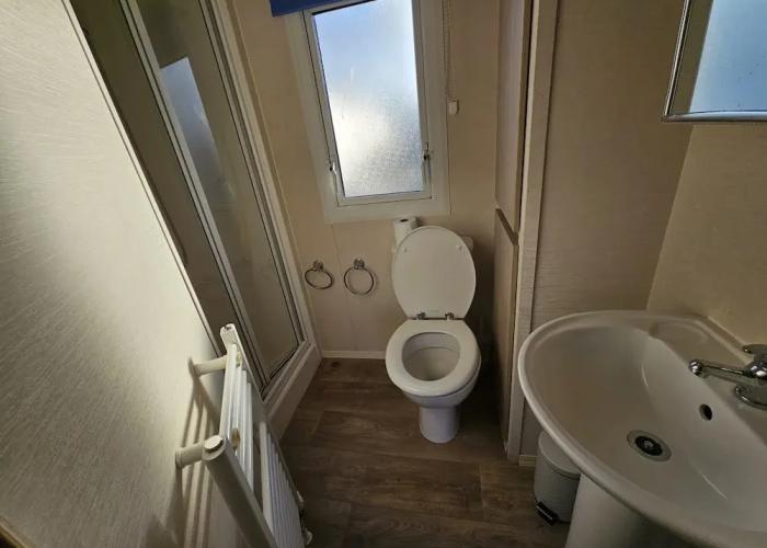 2 Bed Caravan Leanne Centeal Heated