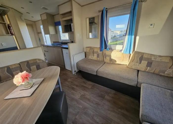 2 Bed Caravan Leanne Centeal Heated