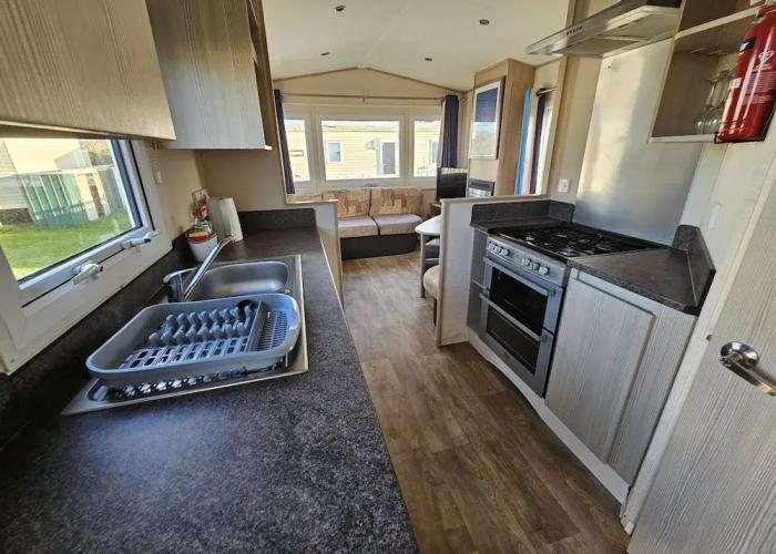 2 Bed Caravan Leanne Centeal Heated