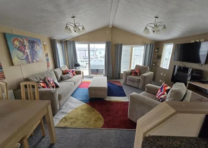 Oaklands Stunning Mini Lodge