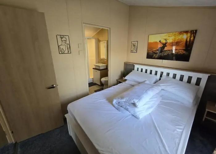 Oaklands Stunning Mini Lodge