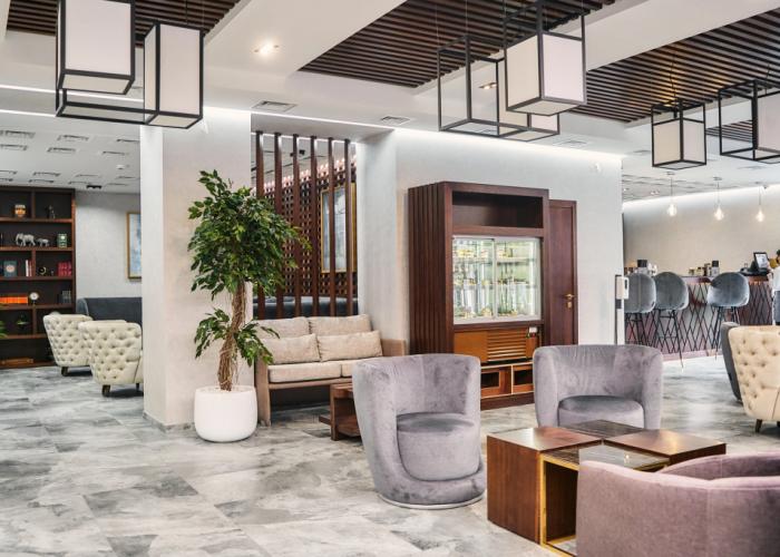 WHITE HILL Hotel