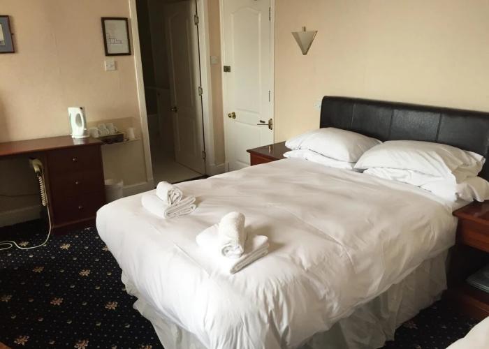 Marine Hotel