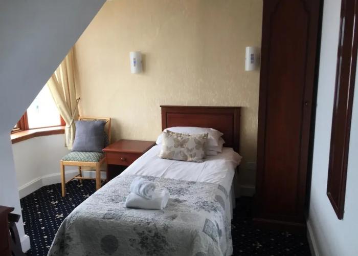 Marine Hotel