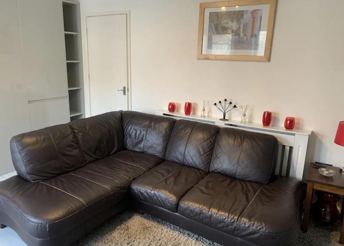 Lovely 2-bed Apartment in Wallasey, Sleeps 4