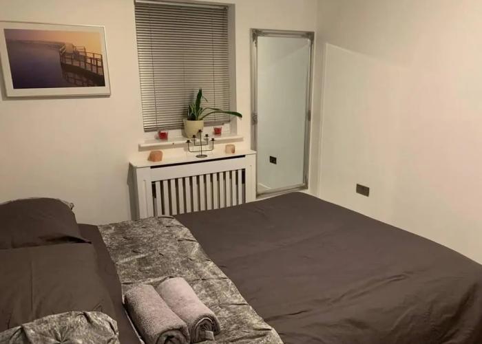 Lovely 2-bed Apartment in Wallasey, Sleeps 4