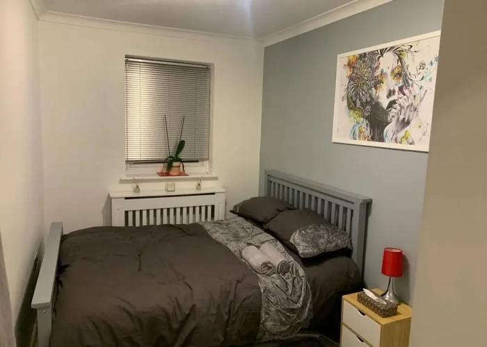 Lovely 2-bed Apartment in Wallasey, Sleeps 4