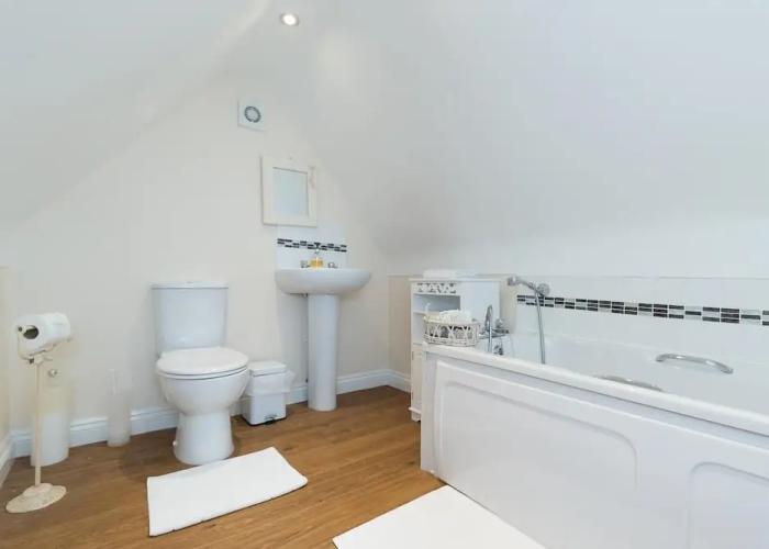 Whitethorn Bed and Breakfast