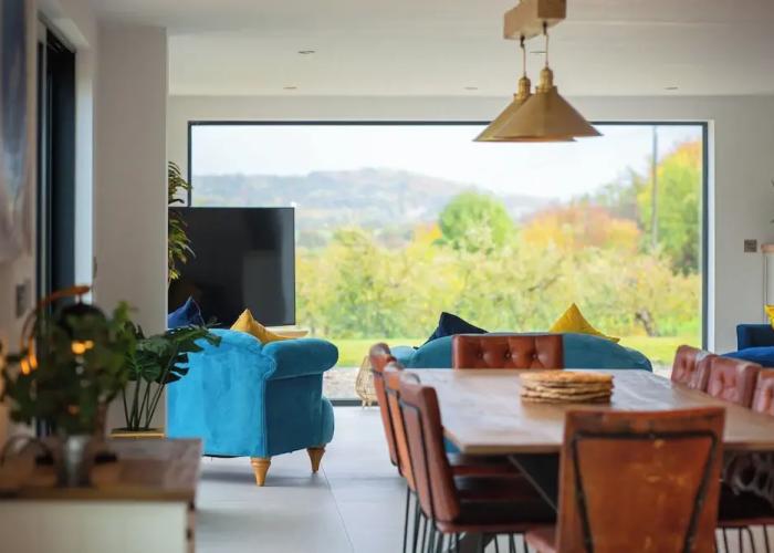 Orchard Barn-Luxury 4 BD Barn Conversion