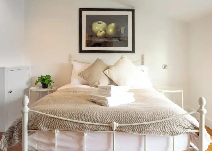 Orchard Barn-Luxury 4 BD Barn Conversion